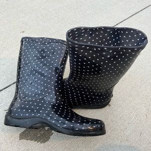 Water boots